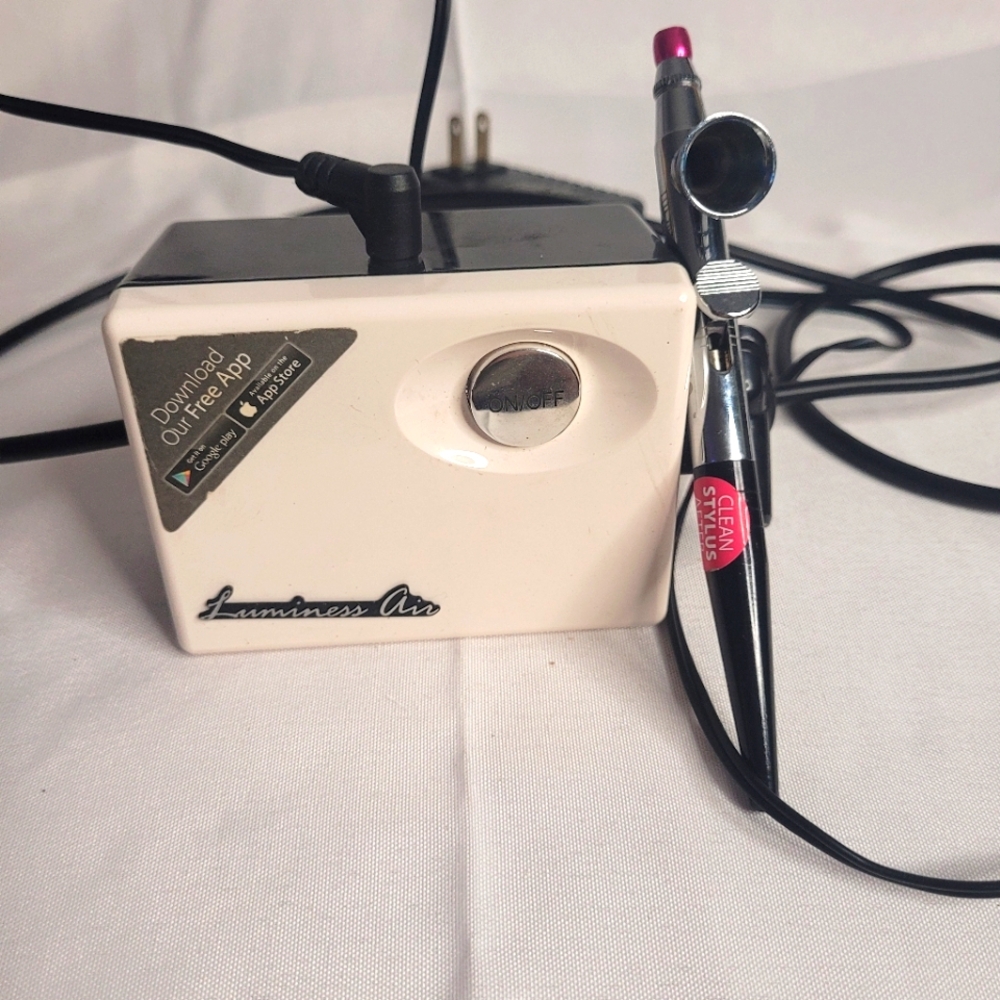 Luminess Airbrush Makeup System - Black and White